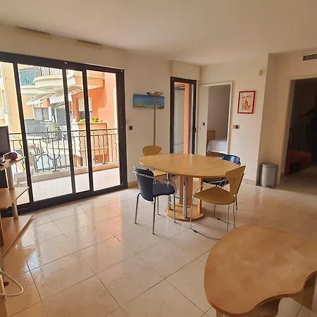 Near The Old Port - Saint-raphael Apartament
